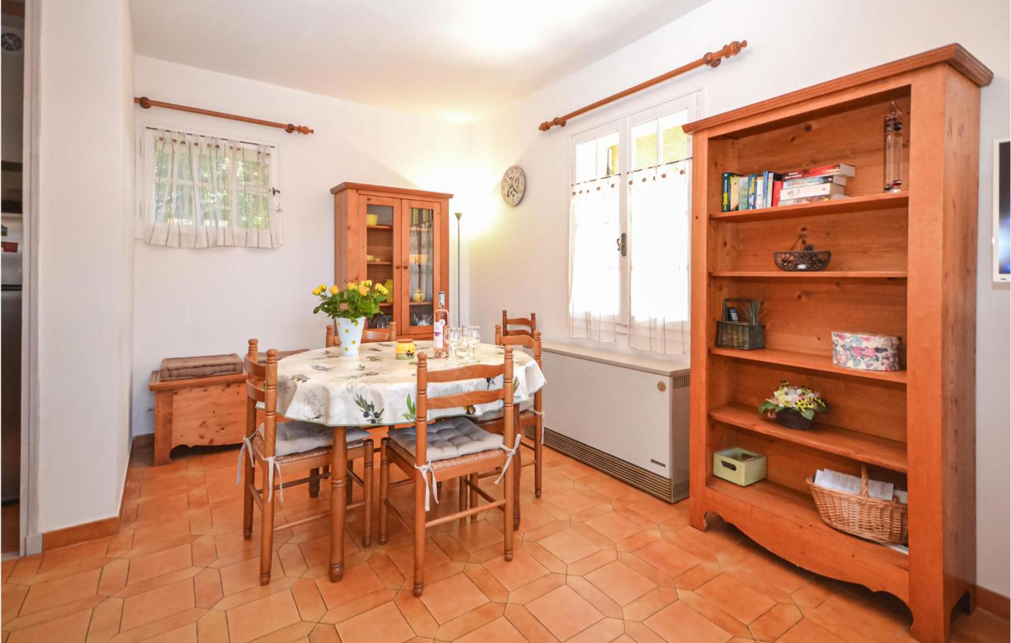 1 Bedroom Pet Friendly Home In Entrechaux Luaran gambar